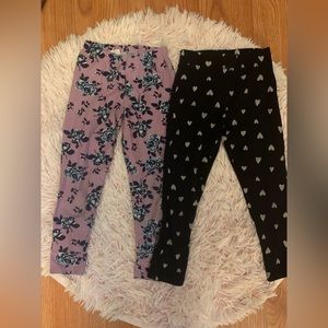 3/$15 Girl’s Leggings bundle size xs (4/5)